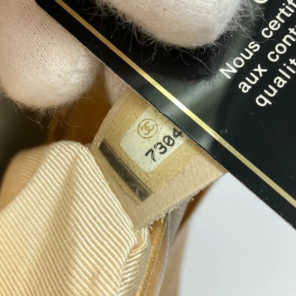 CHANEL Cream Tote Bag - Picture 15 of 16